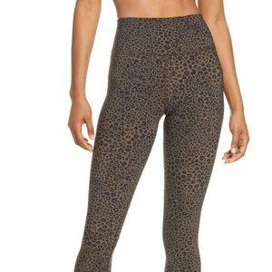 Alo Yoga High Waisted Vapor Leopard Leggings